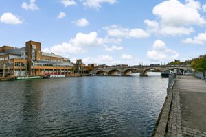 River Thames- click for photo gallery